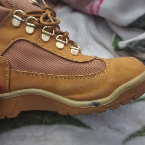 Timberland gold accent ankle boots LIGHTLY USED!! - Picture 6 of 7